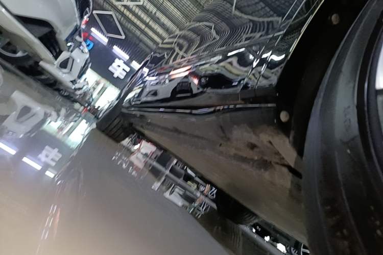 Used Volkswagen ID.4 CROZZ 2022 High-Performance PRIME Edition Right Side Sill