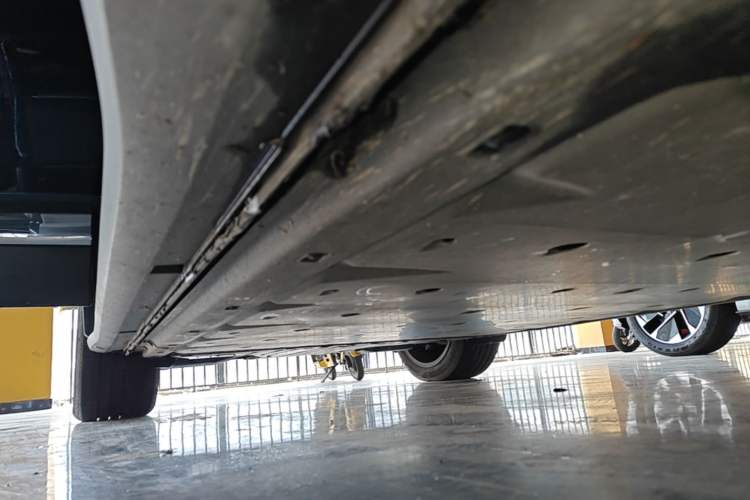 Used Volkswagen ID.4 CROZZ 2022 Long-Range PRO Edition Right Side Sill