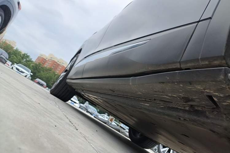 Used Volkswagen ID.4 CROZZ 2022 Long-Range Lite PRO Edition Right Side Sill