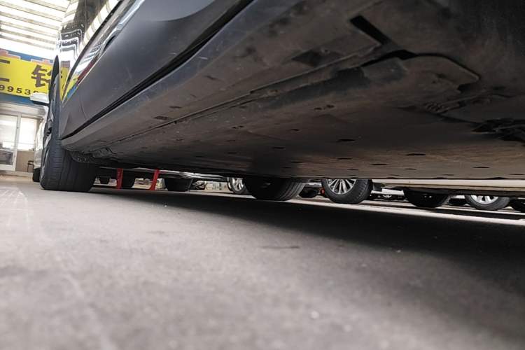 Used Volkswagen ID.4 CROZZ 2022 Long-Range Lite PRO Edition Right Side Sill