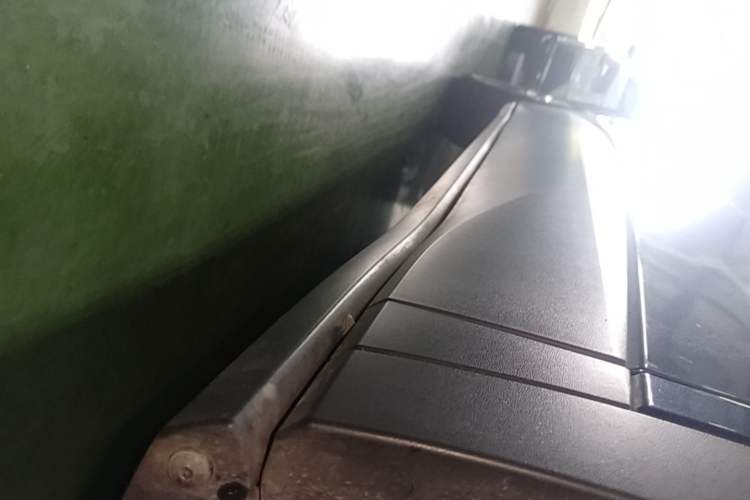 Used Volkswagen ID.4 CROZZ 2022 Standard Range PURE Edition Right Side Sill