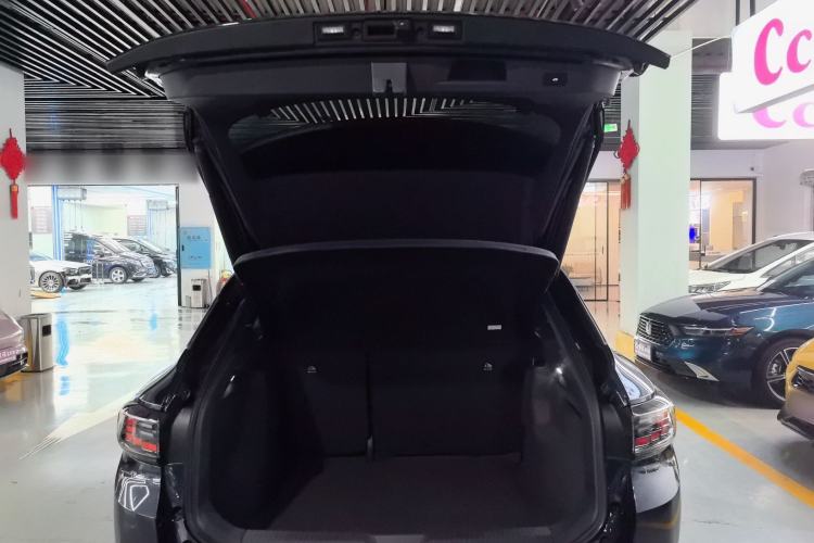 Used Volkswagen ID.4 CROZZ 2022 Long-Range Lite PRO Edition Trunk