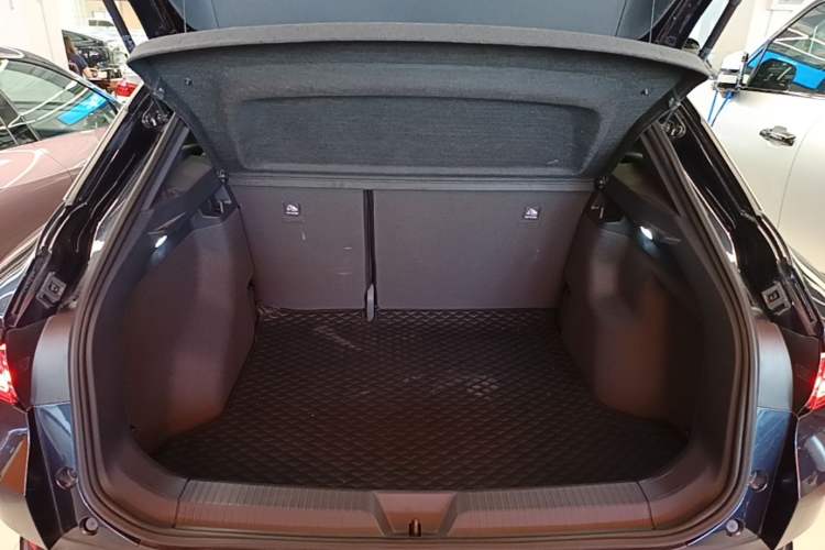 Used Volkswagen ID.4 CROZZ 2022 Pure Edition Limited Edition Trunk