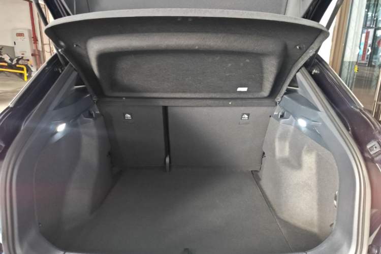 Used Volkswagen ID.4 CROZZ 2022 Pure Edition Limited Edition Trunk