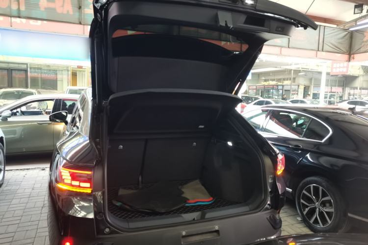 Used Volkswagen ID.4 CROZZ 2022 Standard Range PURE Edition Trunk