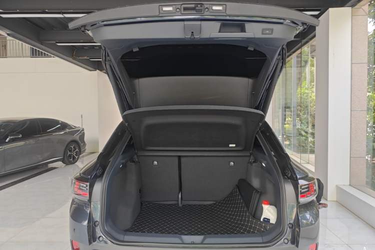 Used Volkswagen ID.4 CROZZ 2022 Pure Edition Limited Edition Trunk