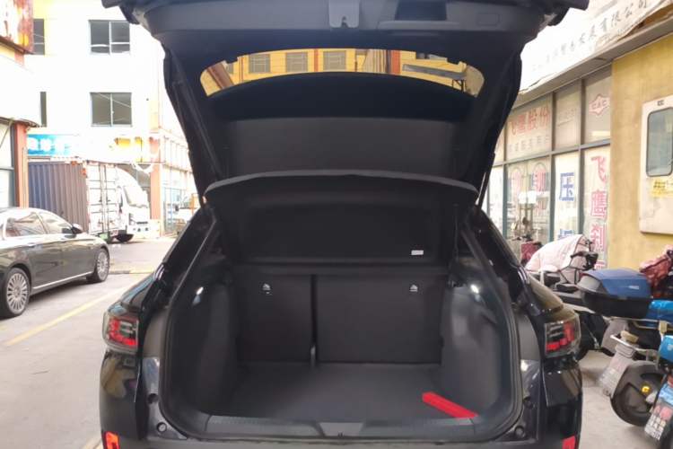 Used Volkswagen ID.4 CROZZ 2022 Pure Edition Limited Edition Trunk