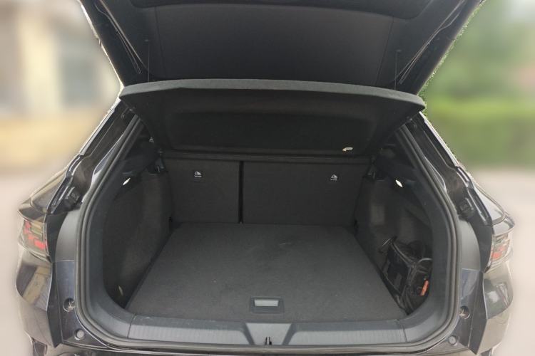 Used Volkswagen ID.4 CROZZ 2022 High-Performance PRIME Edition Trunk