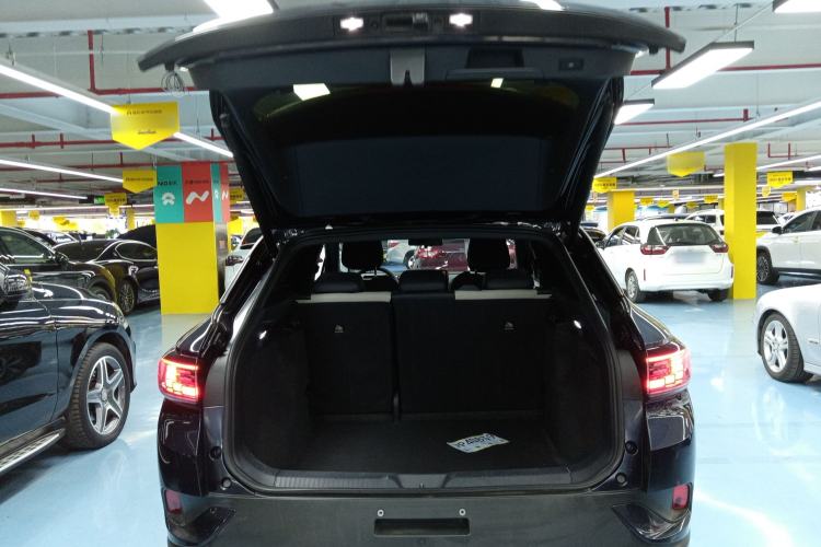 Used Volkswagen ID.4 CROZZ 2022 Long-Range PURE+ Edition Trunk