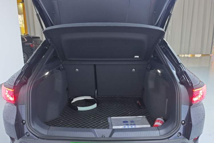 Used Volkswagen ID.4 CROZZ 2022 Pure Edition Limited Edition Trunk
