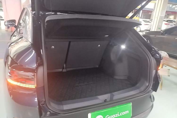 Used Volkswagen ID.4 CROZZ 2022 Long-Range PURE+ Edition Trunk