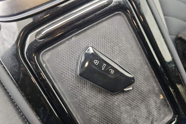 Used Volkswagen ID.4 CROZZ 2022 Long-Range Lite PRO Edition Vehicle Key