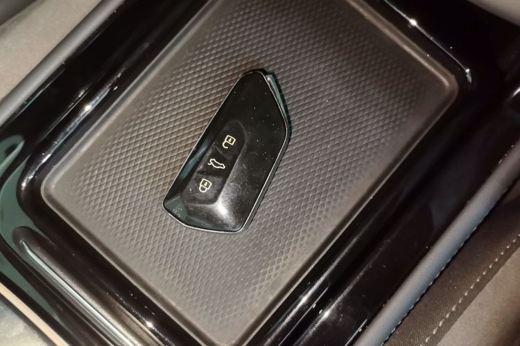 Used Volkswagen ID.4 CROZZ 2022 Long-Range PRO Edition Vehicle Key