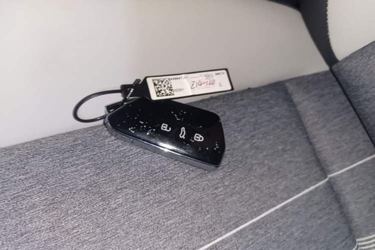 Used Volkswagen ID.4 CROZZ 2022 Standard Range PURE Edition Vehicle Key