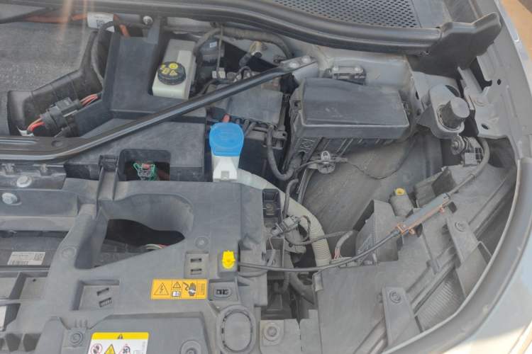 Used Volkswagen ID.4 CROZZ 2022 Long-Range Lite PRO Edition Engine Bay Left