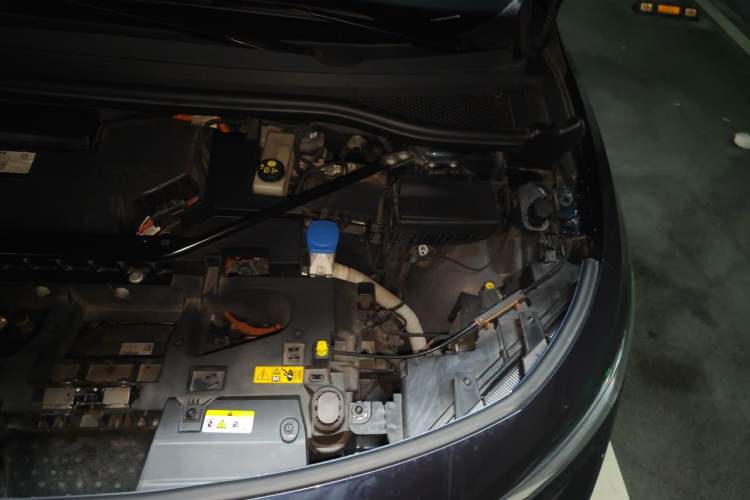 Used Volkswagen ID.4 CROZZ 2022 High-Performance PRIME Edition Engine Bay Left
