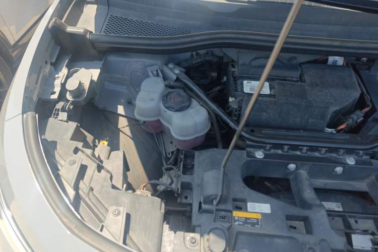 Used Volkswagen ID.4 CROZZ 2022 Long-Range Lite PRO Edition Engine Bay Right
