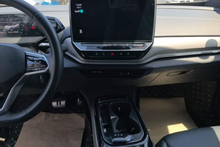 Used Volkswagen ID.4 CROZZ 2022 Long-Range Lite PRO Edition Audio And AC Panel