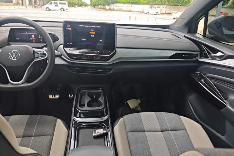Used Volkswagen ID.4 CROZZ 2022 Long-Range PURE+ Edition Audio And AC Panel