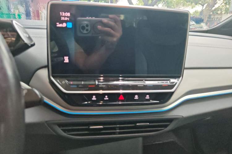 Used Volkswagen ID.4 CROZZ 2022 Long-Range Lite PRO Edition Audio And AC Panel