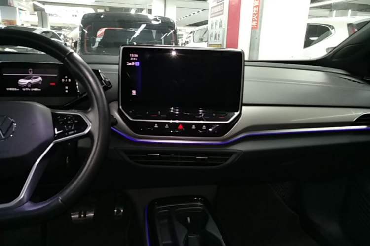 Used Volkswagen ID.4 CROZZ 2022 Long-Range PURE+ Edition Audio And AC Panel