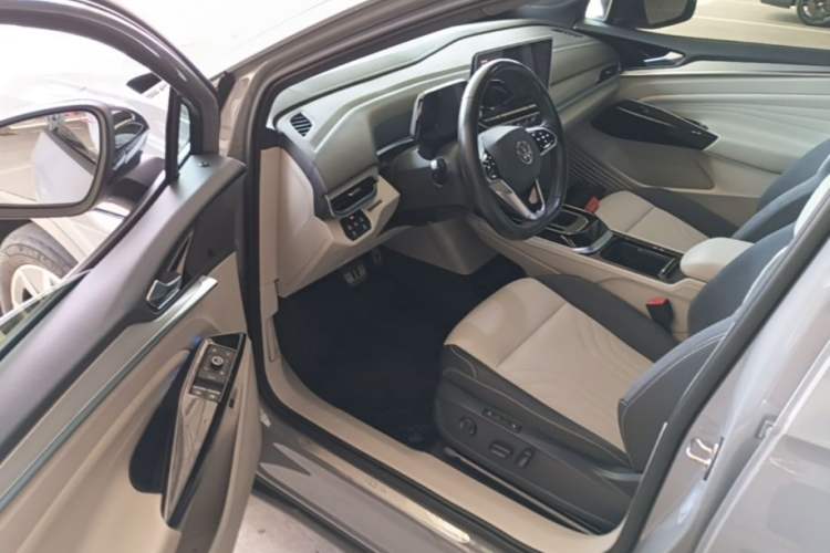 Used Volkswagen ID.4 CROZZ 2022 Long-Range Lite PRO Edition Driver Seat