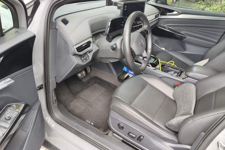 Used Volkswagen ID.4 CROZZ 2022 Standard Range PURE Edition Driver Seat