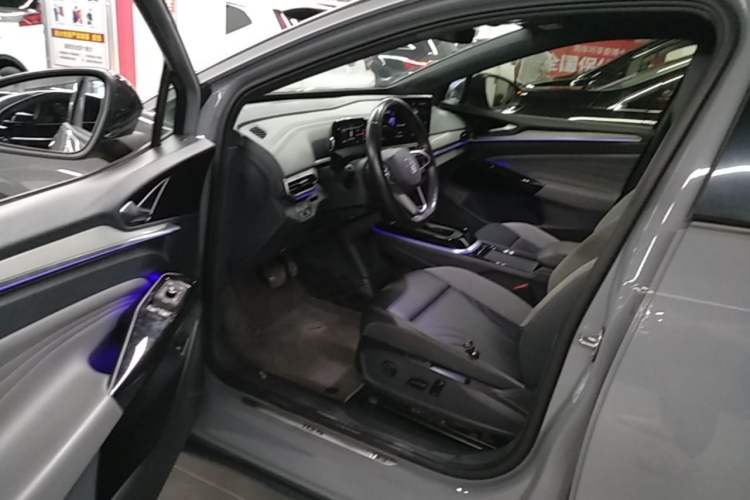 Used Volkswagen ID.4 CROZZ 2022 Long-Range PURE+ Edition Driver Seat