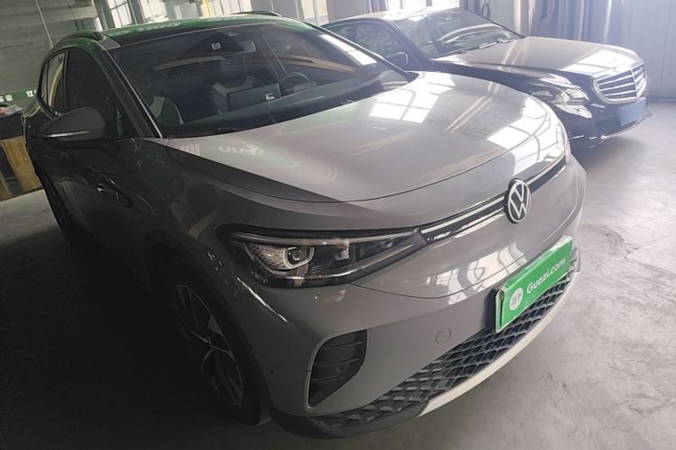 Used Volkswagen ID.4 CROZZ 2022 Standard Range PURE Edition Front Right 45 Deg