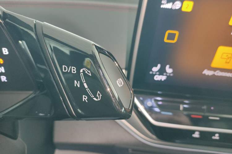 Used Volkswagen ID.4 CROZZ 2022 High-Performance PRIME Edition Gear Lever
