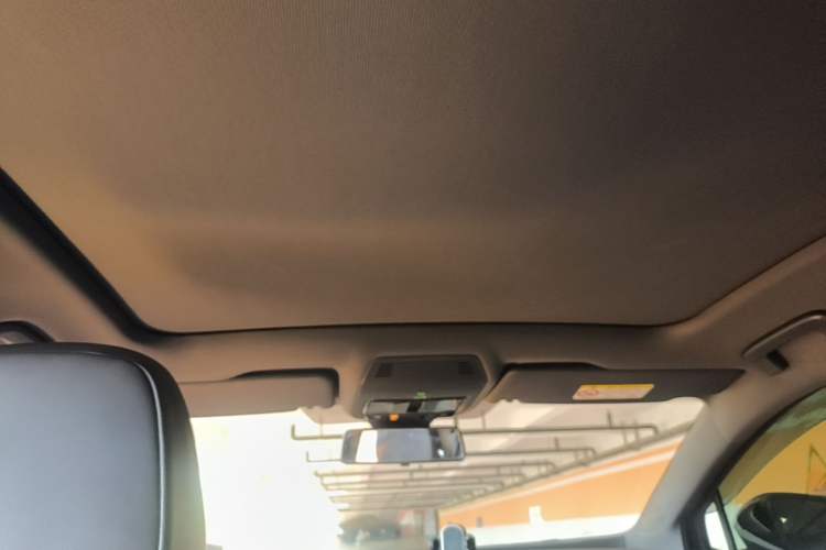 Used Volkswagen ID.4 CROZZ 2022 Long-Range PURE+ Edition Headliner
