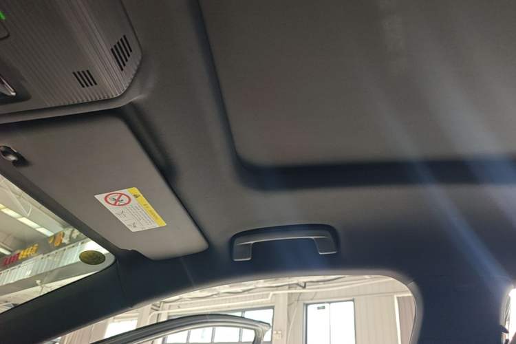 Used Volkswagen ID.4 CROZZ 2022 Long-Range Lite PRO Edition Headliner