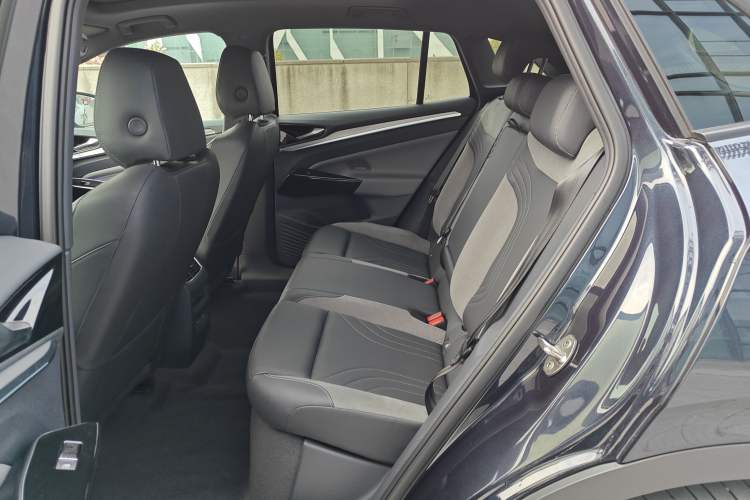 Used Volkswagen ID.4 CROZZ 2022 Long-Range Lite PRO Edition Interior 1