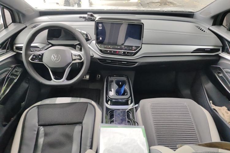 Used Volkswagen ID.4 CROZZ 2022 Long-Range PURE+ Edition Interior 2