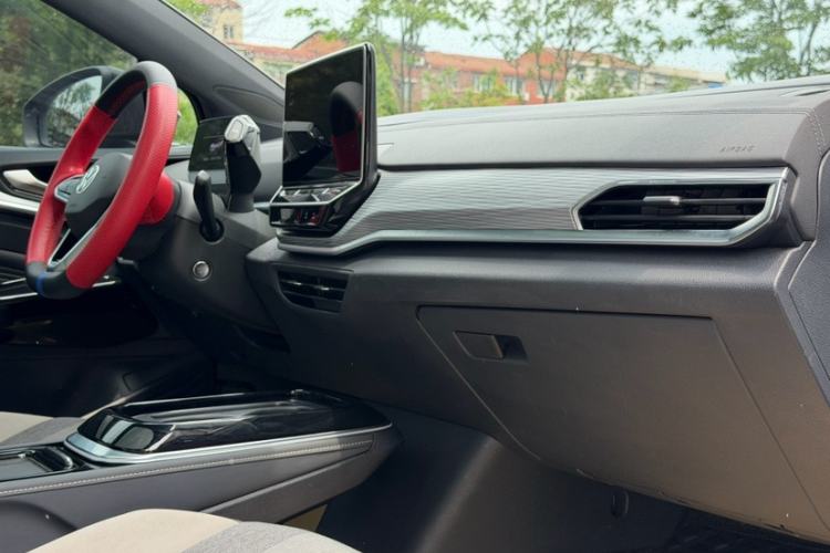 Used Volkswagen ID.4 CROZZ 2022 Pure Edition Limited Edition Interior 2