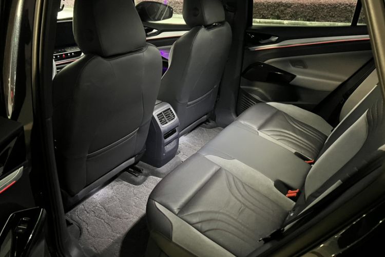 Used Volkswagen ID.4 CROZZ 2022 High-Performance PRIME Edition Interior 3