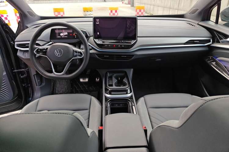 Used Volkswagen ID.4 CROZZ 2022 Long-Range Lite PRO Edition Interior 3