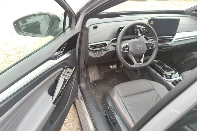 Used Volkswagen ID.4 CROZZ 2022 High-Performance PRIME Edition Interior 3