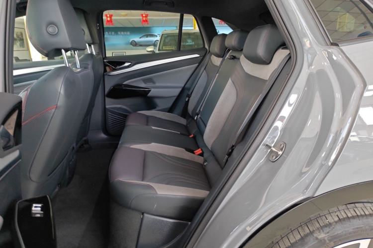 Used Volkswagen ID.4 CROZZ 2022 High-Performance PRIME Edition Interior 4