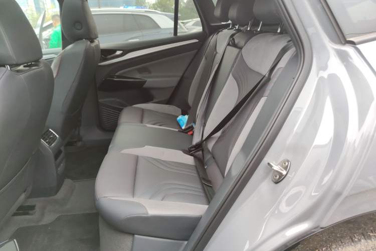 Used Volkswagen ID.4 CROZZ 2022 High-Performance PRIME Edition Interior 4