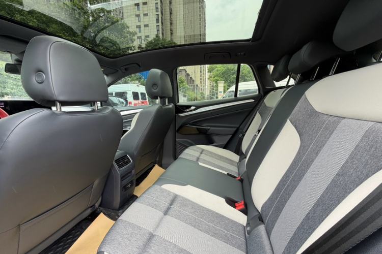 Used Volkswagen ID.4 CROZZ 2022 Pure Edition Limited Edition Interior 6