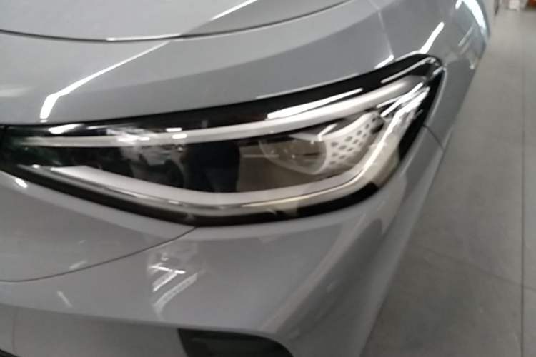 Used Volkswagen ID.4 CROZZ 2022 Long-Range PURE+ Edition Left Front Headlight
