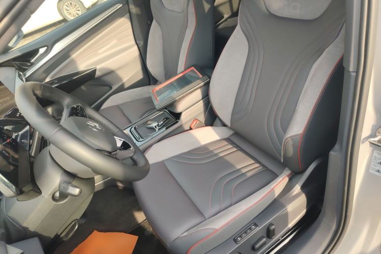 Used Volkswagen ID.4 CROZZ 2022 High-Performance PRIME Edition Left Front Seat