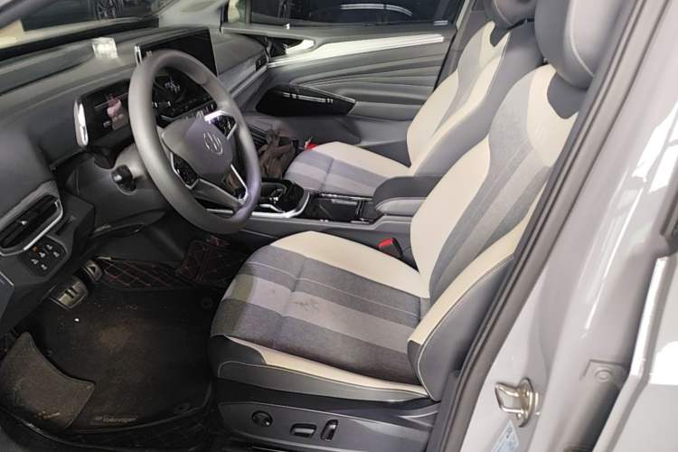Used Volkswagen ID.4 CROZZ 2022 Standard Range PURE Edition Left Front Seat