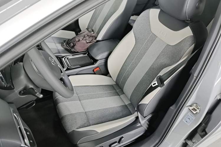 Used Volkswagen ID.4 CROZZ 2022 Long-Range PURE+ Edition Left Front Seat