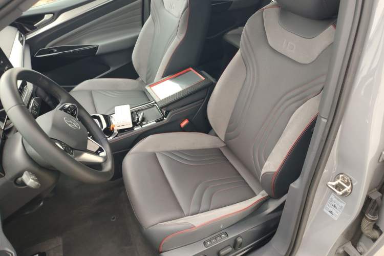 Used Volkswagen ID.4 CROZZ 2022 High-Performance PRIME Edition Left Front Seat