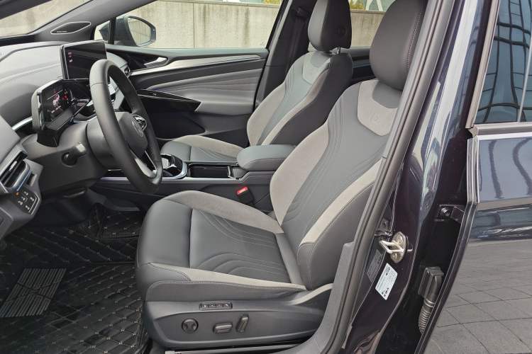 Used Volkswagen ID.4 CROZZ 2022 Long-Range Lite PRO Edition Left Front Seat