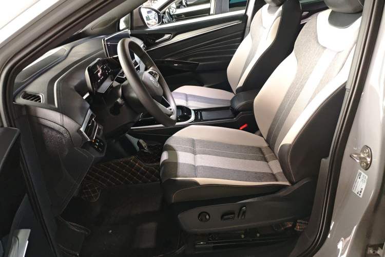 Used Volkswagen ID.4 CROZZ 2022 Standard Range PURE Edition Left Front Seat