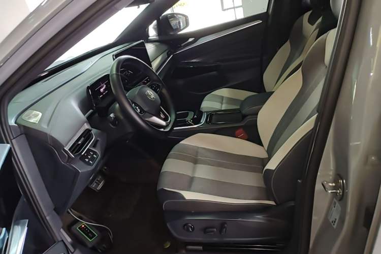 Used Volkswagen ID.4 CROZZ 2022 Pure Edition Limited Edition Left Front Seat