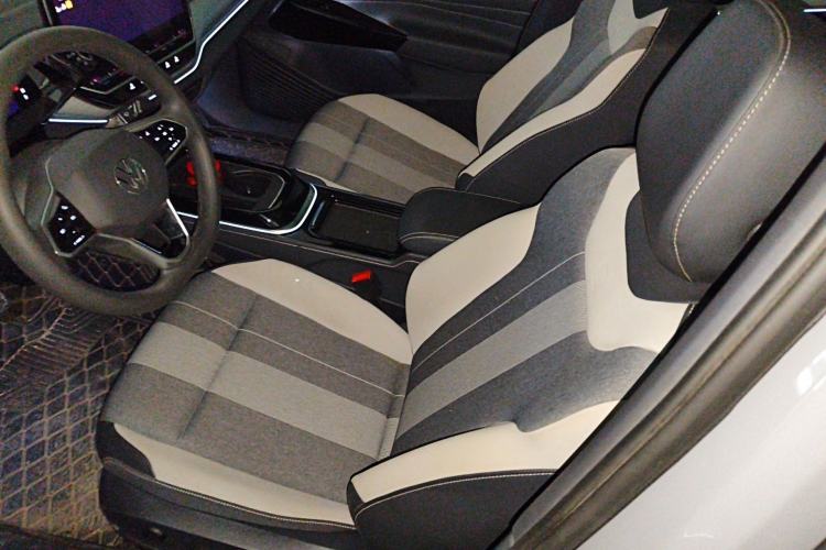 Used Volkswagen ID.4 CROZZ 2022 Long-Range PURE+ Edition Left Front Seat